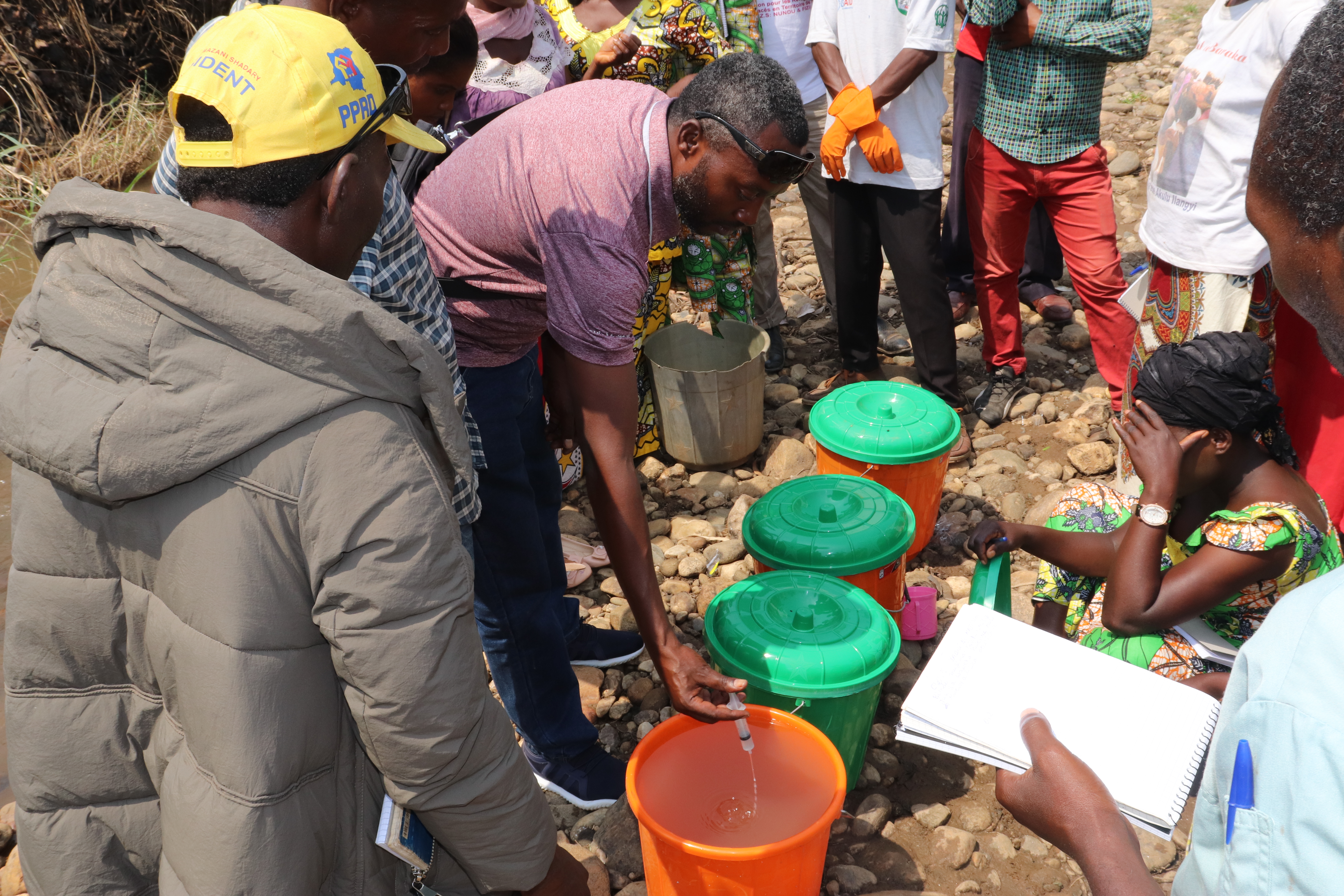 20 relais communautaires de la zone de santé de Nundu recyclés par AFPDE sur la chloration, la désinfection et la sensibilisation contre le choléra