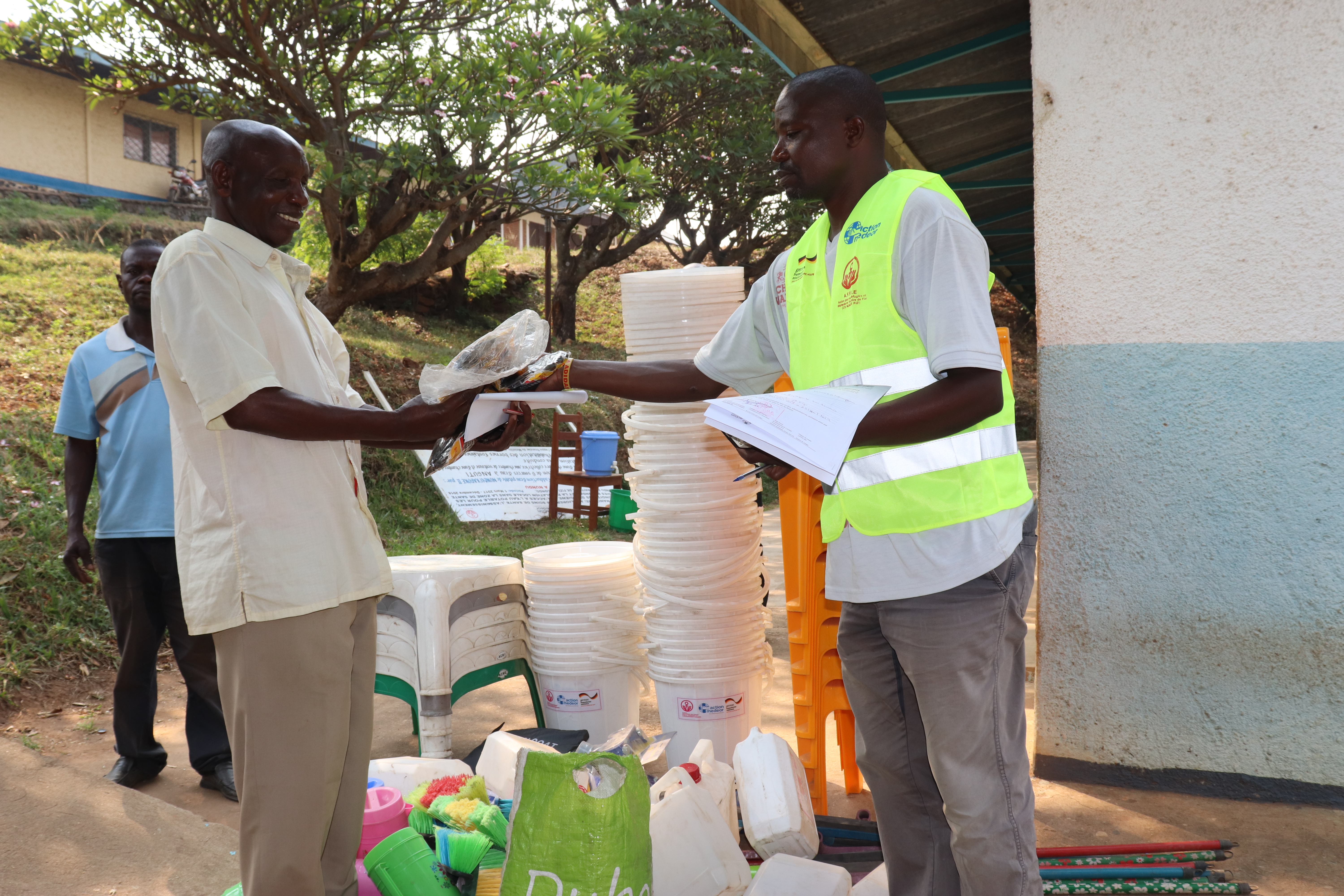 Le Bureau Central de la Zone de Santé de Nundu vient de bénéficier des matériels de chloration, un don de l’AFPDE.