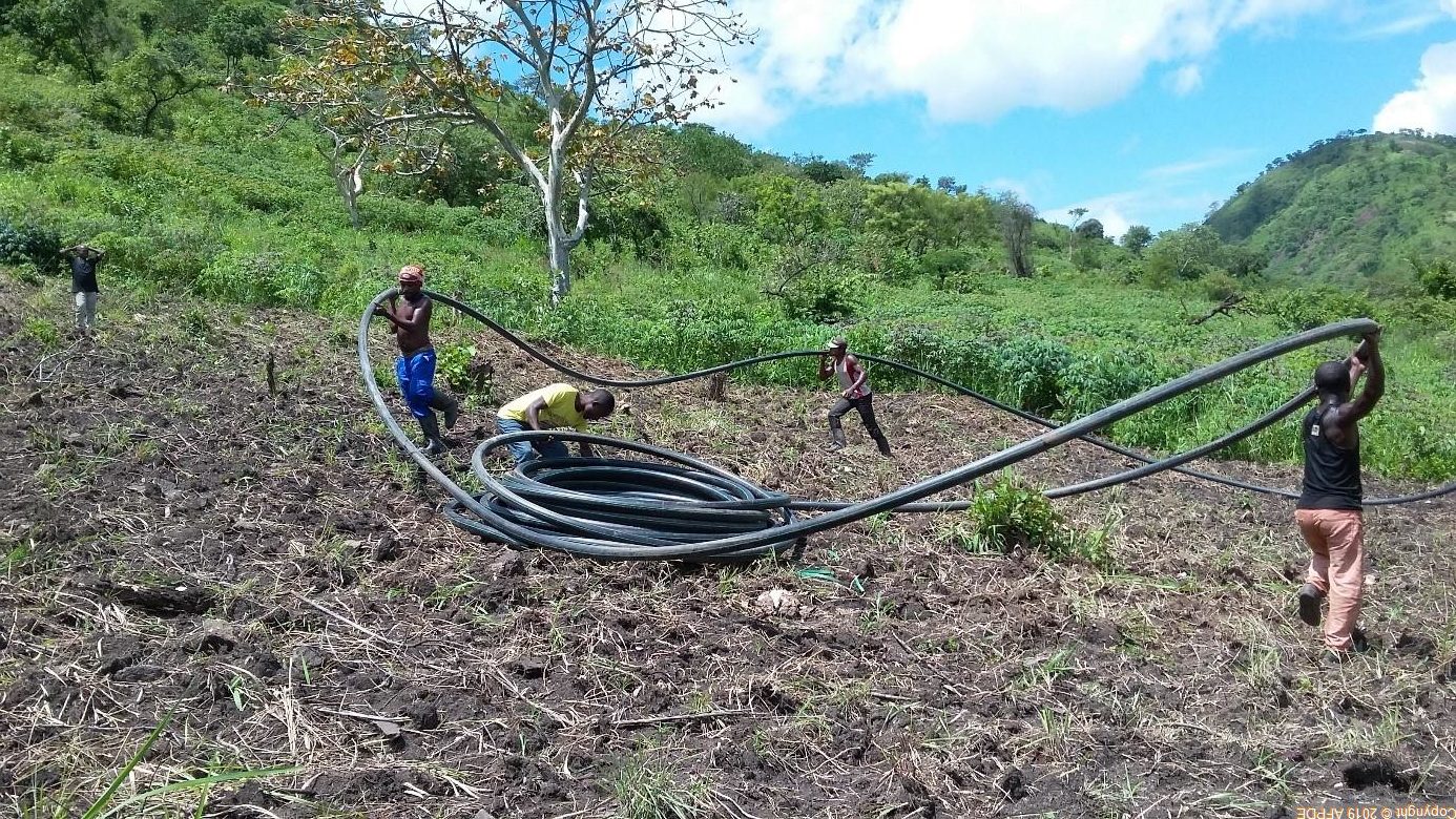 Poursuite des travaux de réhabilitation de l’adduction en eau au camp de Mulongwe dans la zone de santé de Fizi.