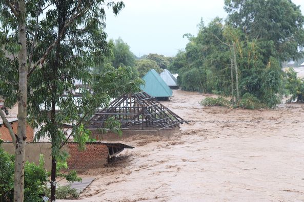 Inondations à Uvira : les soins de santé des sinistrés pris en charge gratuitement dans 6 aires de santé par l’AFPDE