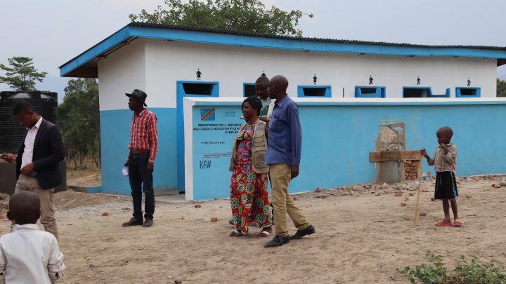 Remise des latrines, lave-mains et kits d’hygiène en milieux scolaires dans la zone de santé de Ruzizi par AFPDE