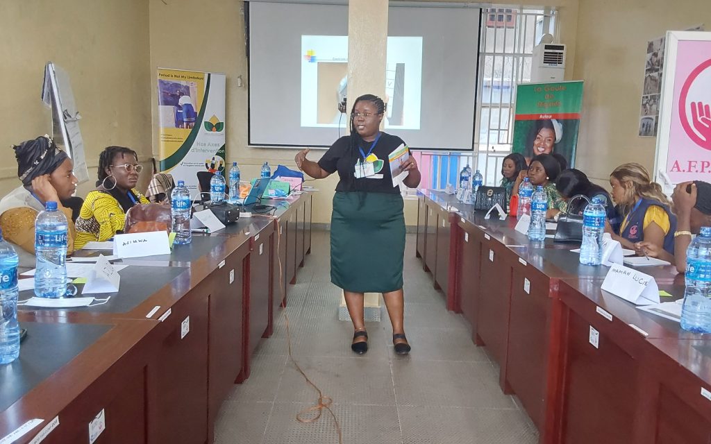 Atelier de formation des formatrices sur bien gérer l’hygiène menstruelle et vivre en toute dignité.