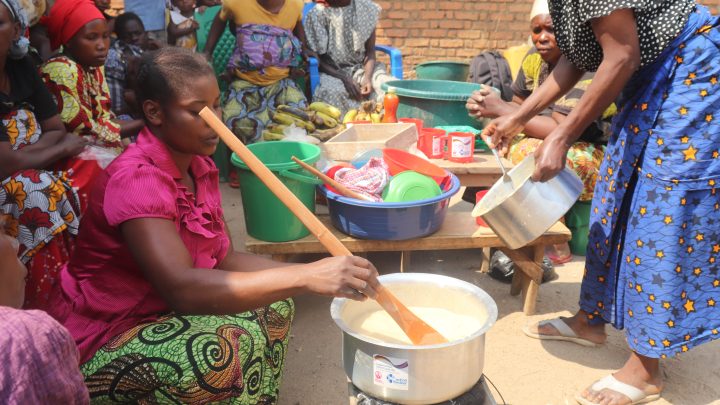 ZS Ruzizi et Lemera : De séances de démonstration culinaire organisées au profit de de la communauté (mères d’enfants) pour protéger leurs enfants contre la malnutrition