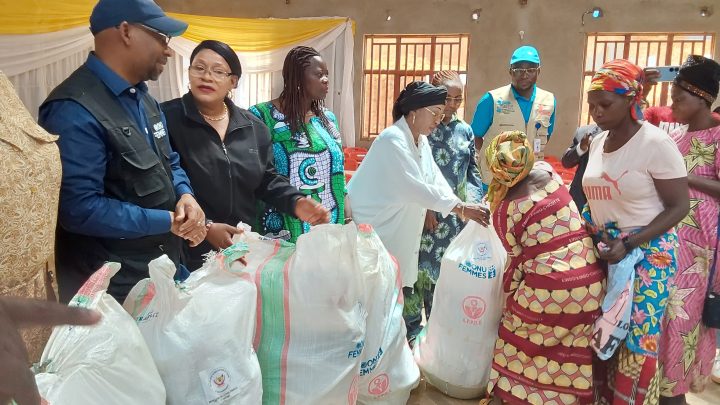 Lancement officiel du projet d’assistance aux 800 femmes et filles sinistrées des catastrophes naturelles de BUSHUSHU et NYAMUKUBI dans le territoire de KALEHE  en articles ménagers essentiels (AME).