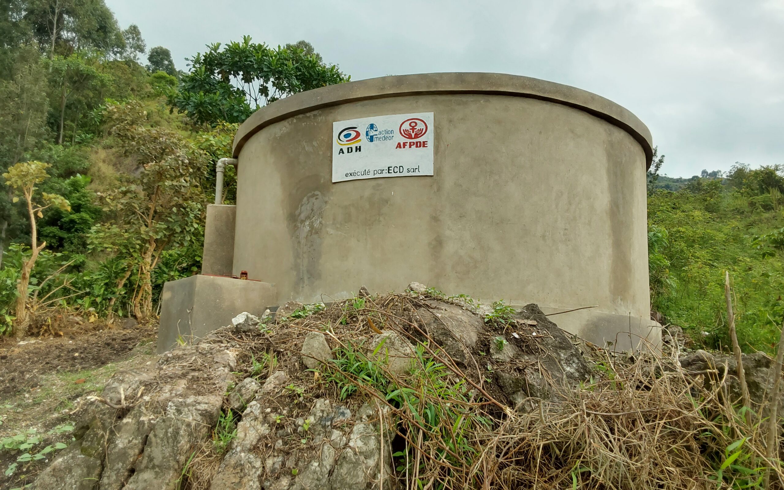 Réponse d’urgence à Kalehe : AFPDE et ses partenaires redonnent accès à l&rsquo;eau potable et à la santé aux sinistrés des inondations à Bushushu et Nyamukubi