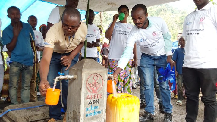 Kalehe : Le sous village de BULOHO à KANYUNYI bénéficie d’une adduction en eau potable, don de Aktion Deutschland Hilft à travers Action Medeor et son partenaire AFPDE