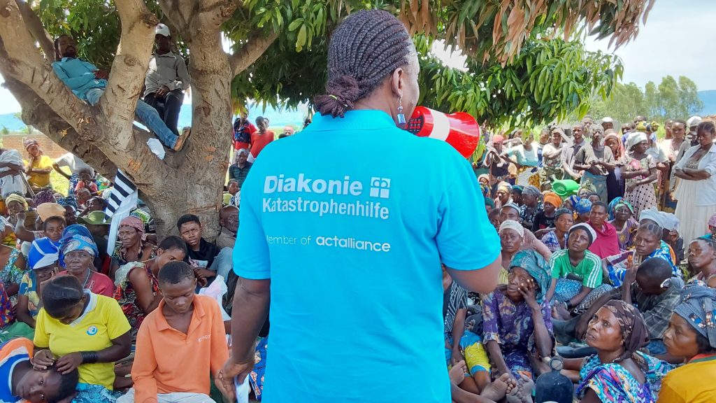 Crise humanitaire au Sud-Kivu : l’ONG allemande  Diakonie Katastrophenhilfe apporte son assistance à 1800 ménages de déplacés internes et familles d’accueil à Kimanga  et Simbi et Malicha  en territoire de Fizi.